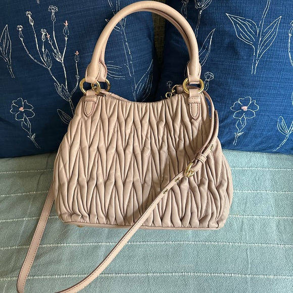 Brand new Miu Miu Matelasse leather bag with strap (Never used) - Picture 4 of 10